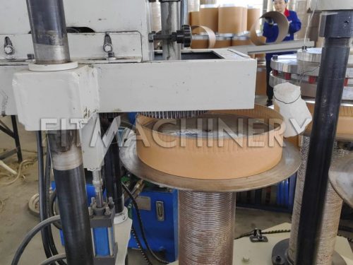 Pneumatic slitting machine