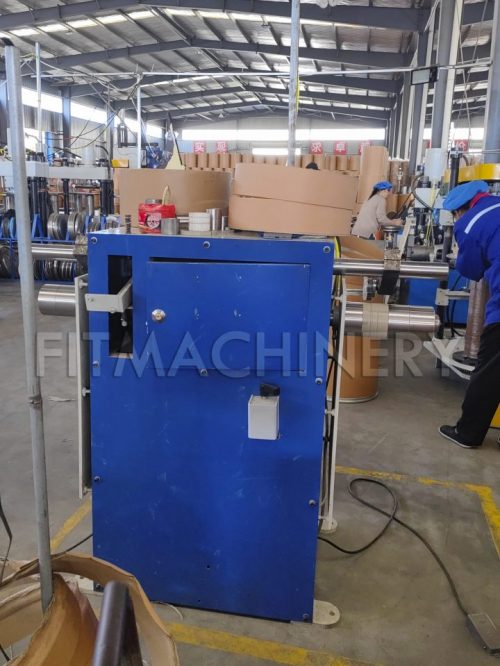 Pneumatic slitting machine